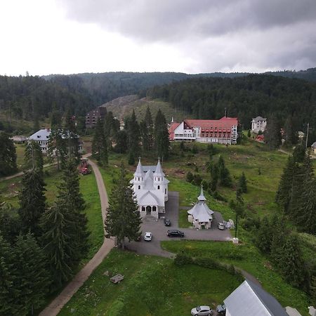 Hotel Iadolina スタナ・デ・ヴァレ エクステリア 写真