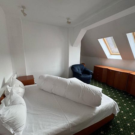 Hotel Iadolina スタナ・デ・ヴァレ エクステリア 写真