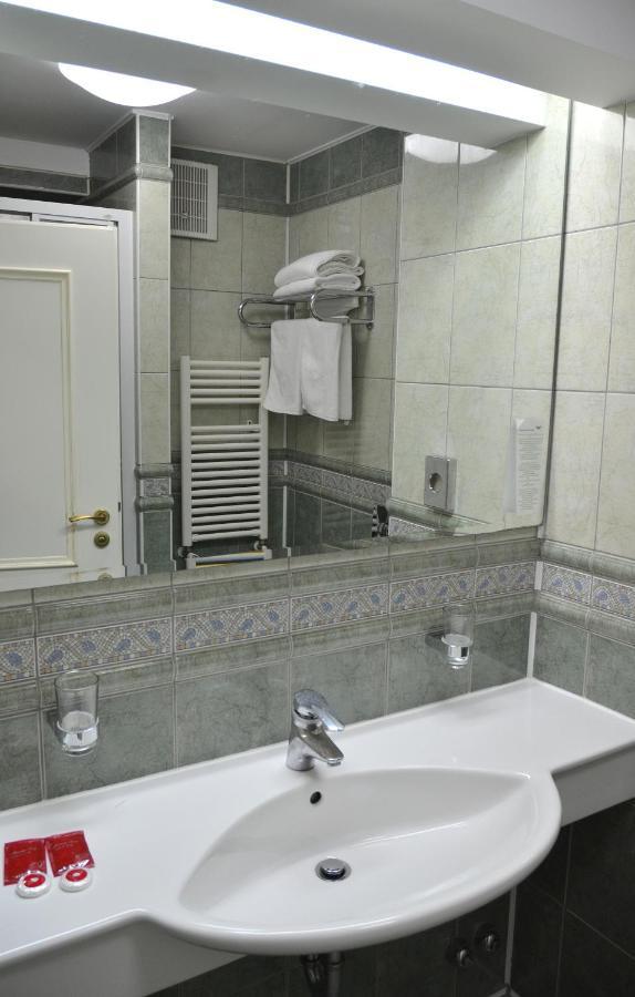 Hotel Iadolina スタナ・デ・ヴァレ エクステリア 写真