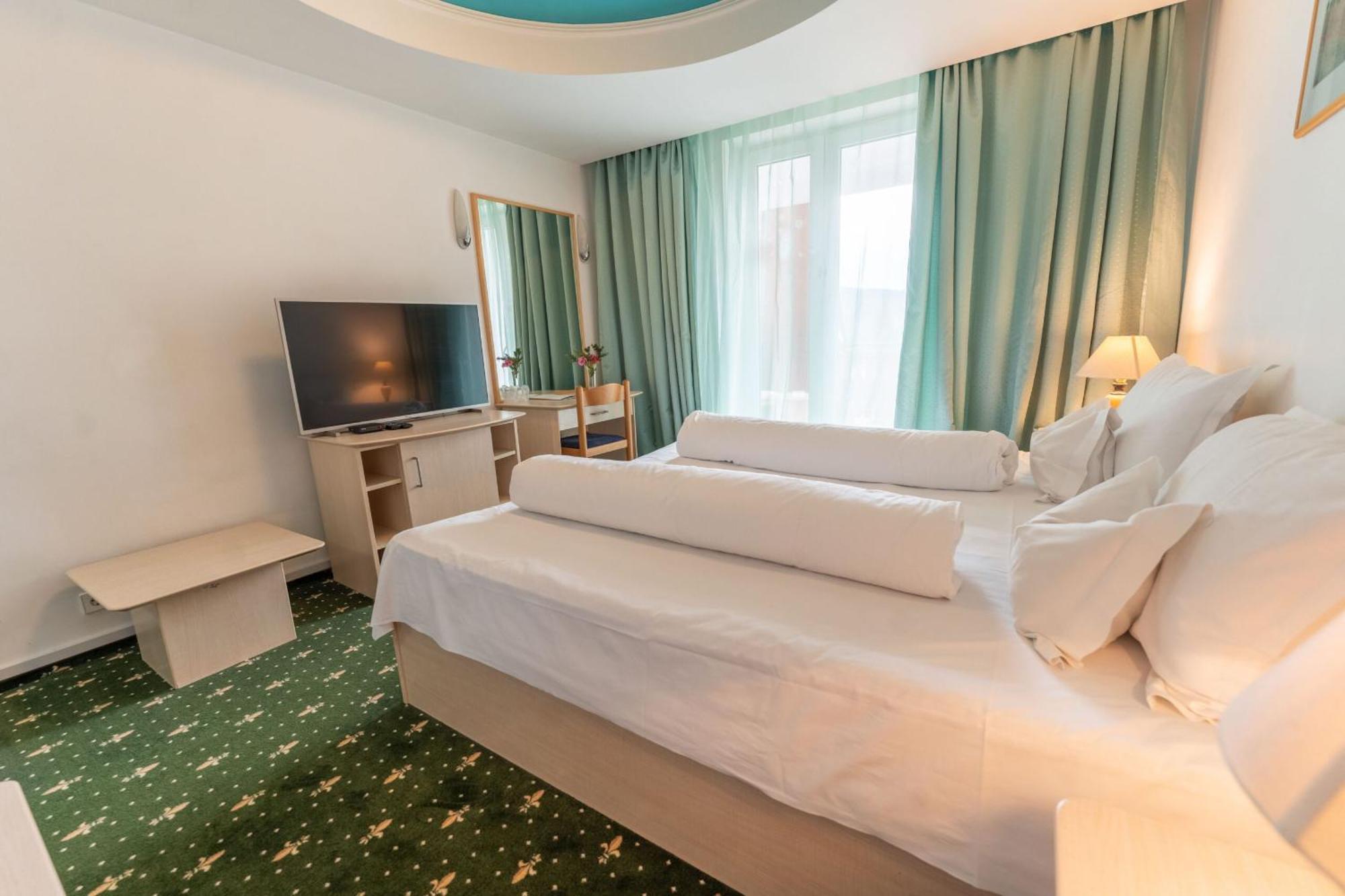 Hotel Iadolina スタナ・デ・ヴァレ エクステリア 写真
