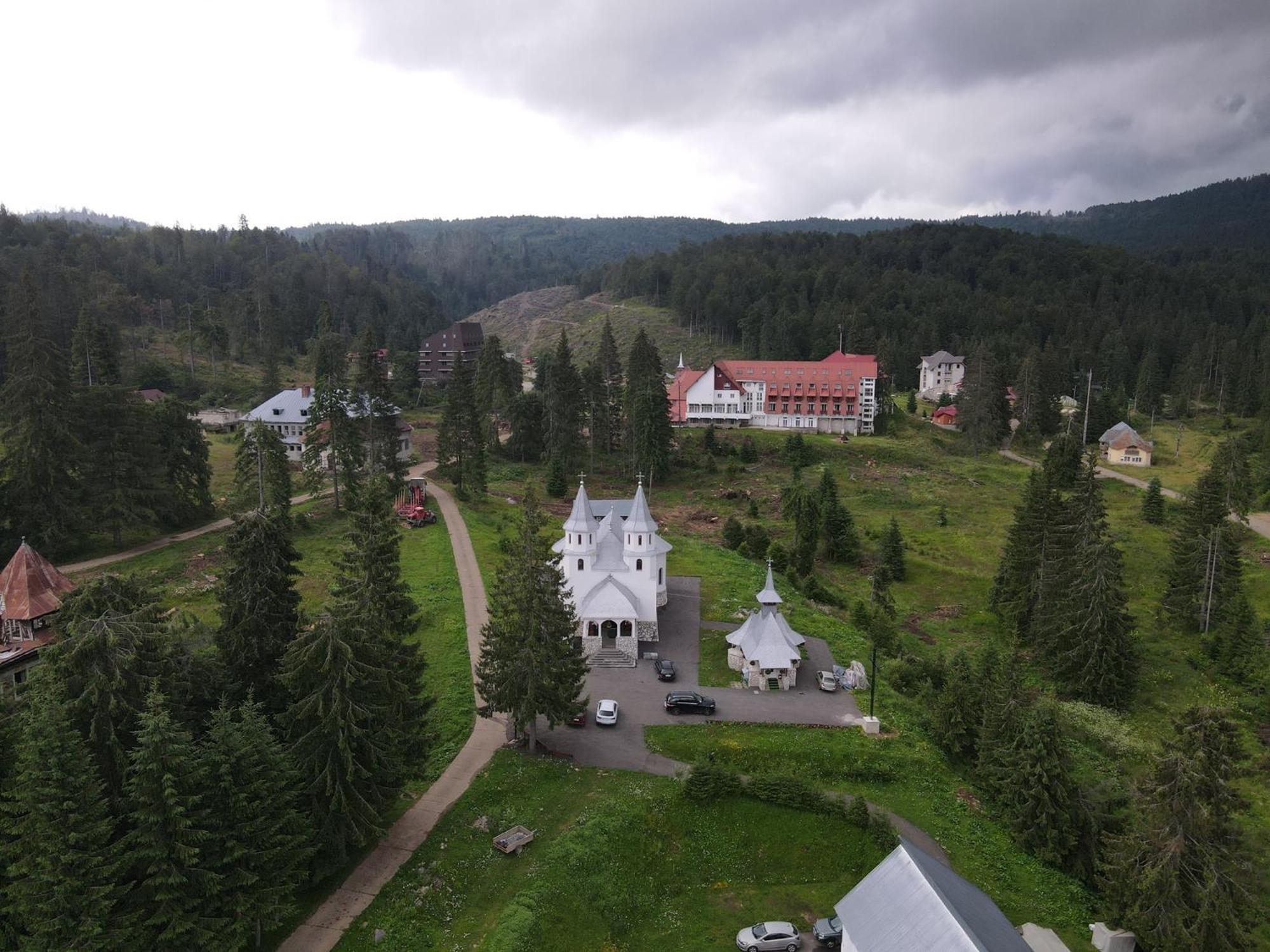 Hotel Iadolina スタナ・デ・ヴァレ エクステリア 写真