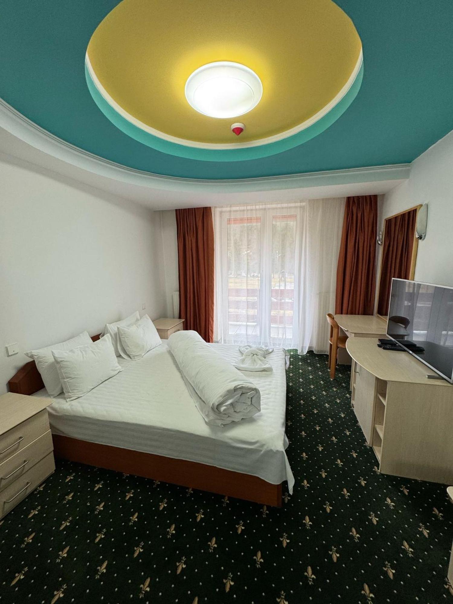 Hotel Iadolina スタナ・デ・ヴァレ エクステリア 写真